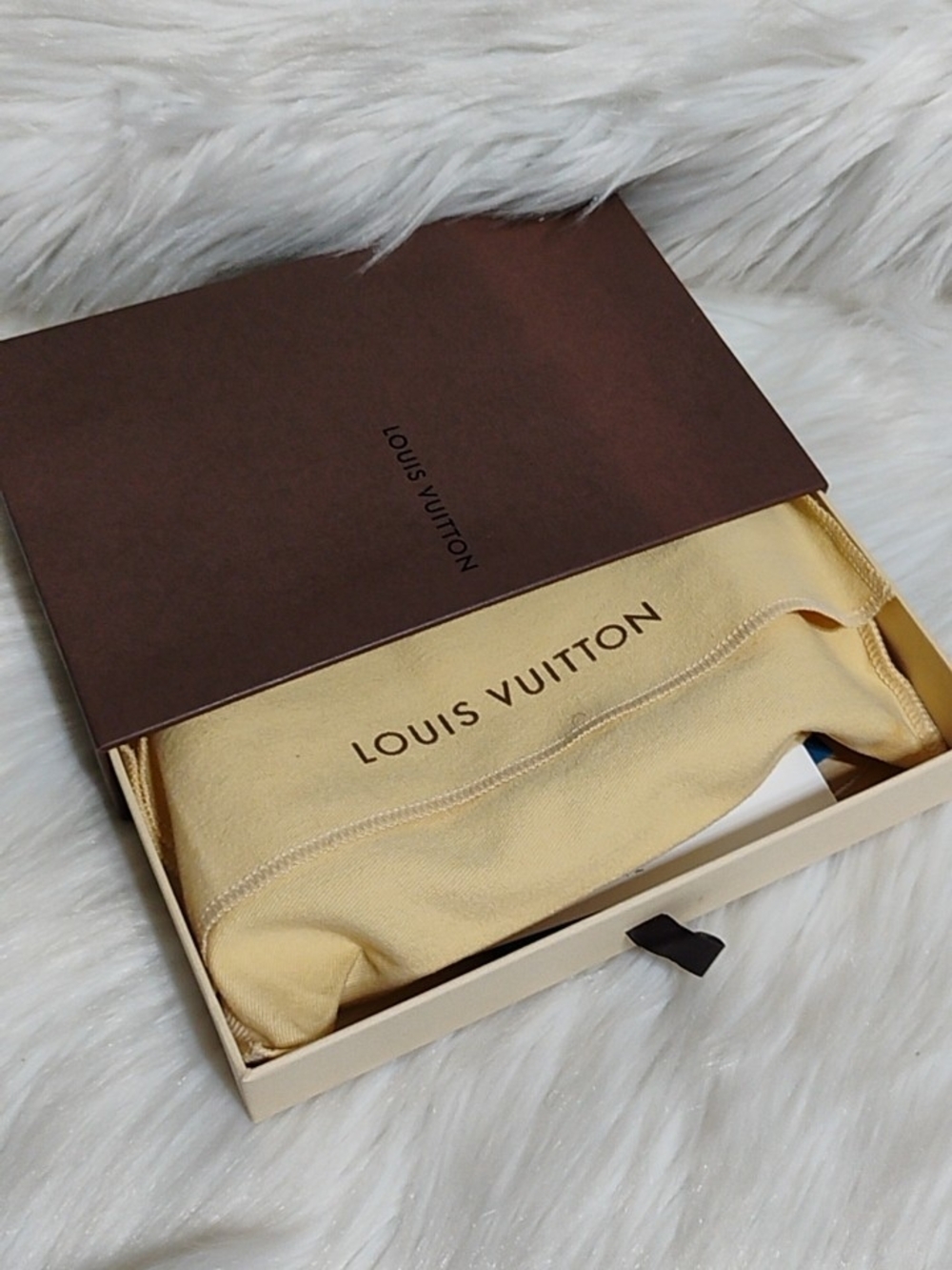 SALE! Louis Vuitton Damier Azur Tahiti Mini Accessory Pouch W/DB/Box - Picture 11 of 11